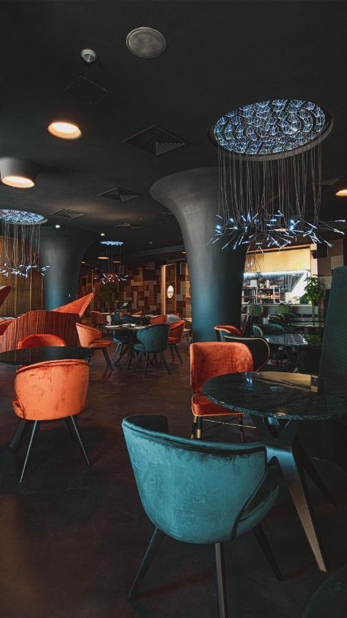 The Veil Hotel Astana Exterior foto Restaurant interior