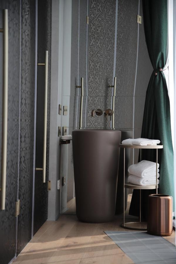 The Veil Hotel Astana Exterior foto Bathroom